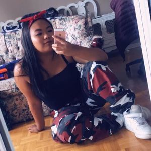 Meet your Posher, Ephesia